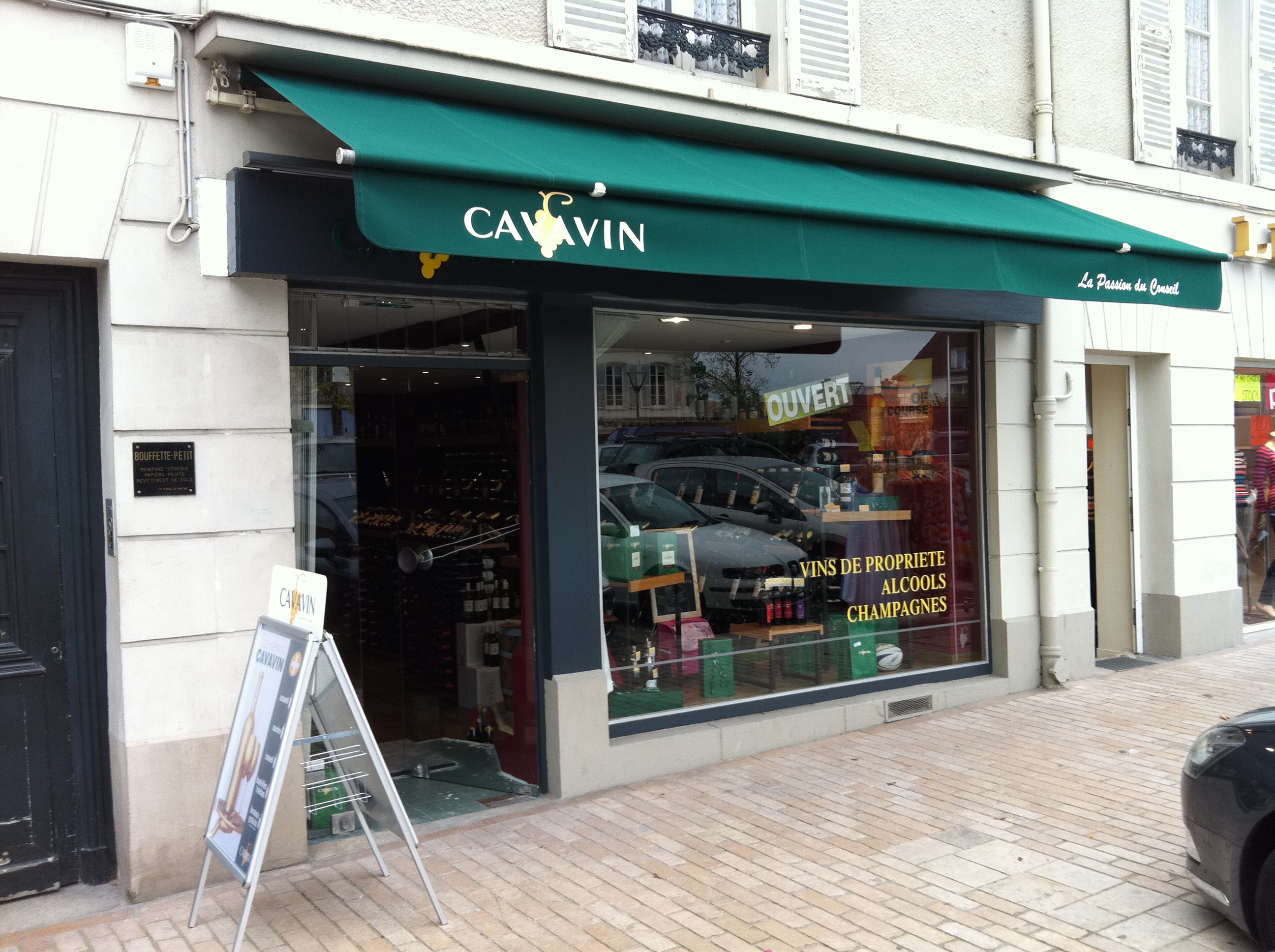 Devanture CAVAVIN Chantilly